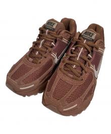 NIKE（ナイキ）の古着「ZOOM VOMERO 5」｜ブラウン