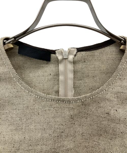 PRADA（プラダ）PRADA (プラダ) ノースリーブワンピース ベージュ サイズ:42の古着・服飾アイテム