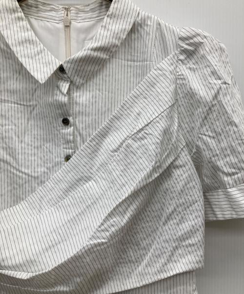 HER LIP TO（ハーリップトゥ）Her lip to (ハーリップトゥ) Striped Asymmetrical Shirt Dress ホワイト サイズ:Mの古着・服飾アイテム