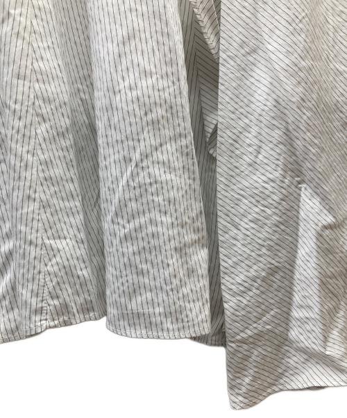 HER LIP TO（ハーリップトゥ）Her lip to (ハーリップトゥ) Striped Asymmetrical Shirt Dress ホワイト サイズ:Mの古着・服飾アイテム