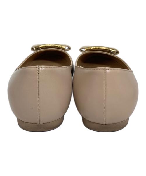 Salvatore Ferragamo（サルヴァトーレ フェラガモ）Salvatore Ferragamo (サルヴァトーレ フェラガモ) ヴァラリボン フラットパンプス ベージュ サイズ:6 Dの古着・服飾アイテム