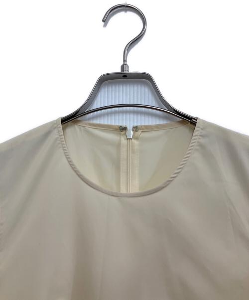 ENFOLD（エンフォルド）ENFOLD (エンフォルド) TUCK DRAPE DRESS アイボリー サイズ:36の古着・服飾アイテム