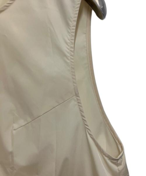 ENFOLD（エンフォルド）ENFOLD (エンフォルド) TUCK DRAPE DRESS アイボリー サイズ:36の古着・服飾アイテム