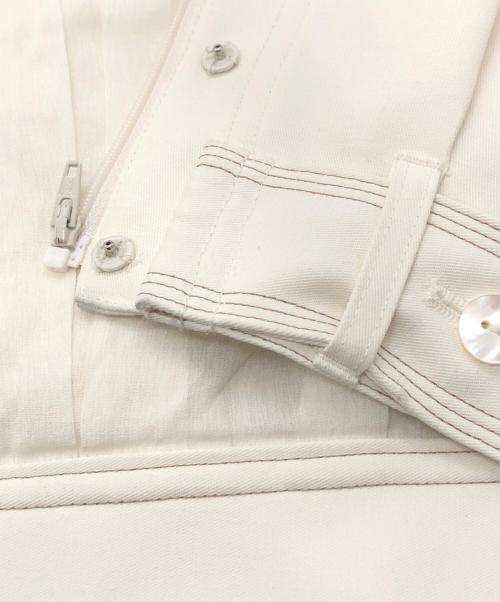 L'AUBE BLANC（ローブ ブラン）L'AUBE BLANC (ローブ ブラン) Architect Zip Compact Top オフホワイト サイズ:SIZE FREEの古着・服飾アイテム