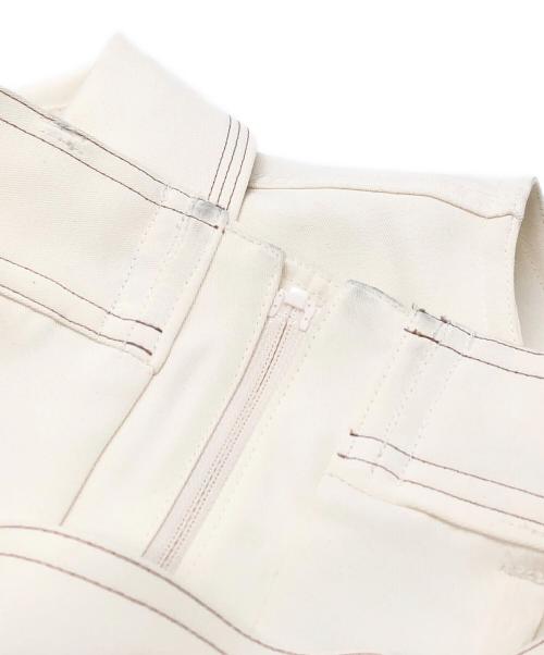 L'AUBE BLANC（ローブ ブラン）L'AUBE BLANC (ローブ ブラン) Architect Zip Compact Top オフホワイト サイズ:SIZE FREEの古着・服飾アイテム