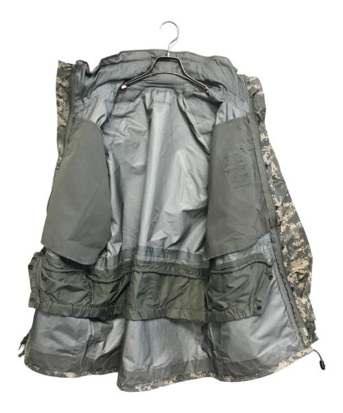 VINTAGE MILITARY（ヴィンテージ ミリタリー）VINTAGE MILITARY (ヴィンテージ ミリタリー) UNIVERSAL CAMO GORE-TEX PARKA カーキ サイズ:Mの古着・服飾アイテム
