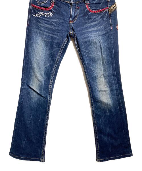 RED PEPPER（レッドペッパ）RED PEPPER (レッドペッパ) Ed Hardy (エド ハーディー) 刺繍ローライズ フレアデニム/Embroidered Low-Rise Flare Denim インディゴ サイズ:26の古着・服飾アイテム