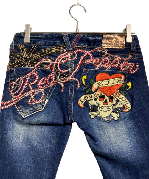 RED PEPPER（レッドペッパ）RED PEPPER (レッドペッパ) Ed Hardy (エド ハーディー) 刺繍ローライズ フレアデニム/Embroidered Low-Rise Flare Denim インディゴ サイズ:26の古着・服飾アイテム