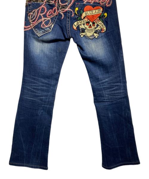 RED PEPPER（レッドペッパ）RED PEPPER (レッドペッパ) Ed Hardy (エド ハーディー) 刺繍ローライズ フレアデニム/Embroidered Low-Rise Flare Denim インディゴ サイズ:26の古着・服飾アイテム