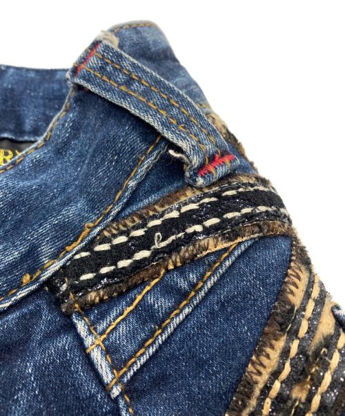 RED PEPPER（レッドペッパ）RED PEPPER (レッドペッパ) Ed Hardy (エド ハーディー) 刺繍ローライズ フレアデニム/Embroidered Low-Rise Flare Denim インディゴ サイズ:26の古着・服飾アイテム