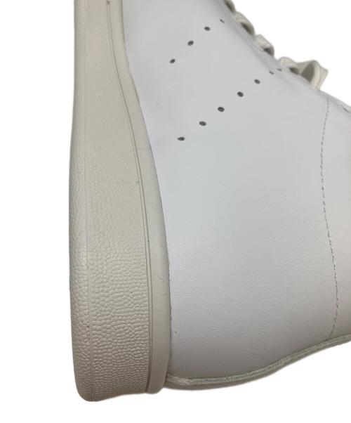 adidas（アディダス）adidas (アディダス) HYKE (ハイク) ミッドカットスニーカー ホワイト サイズ:24.5cmの古着・服飾アイテム