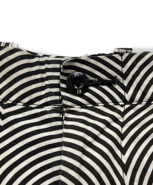 NEIGHBORHOOD（ネイバーフッド）NEIGHBORHOOD (ネイバーフッド) アブストラクトパターン ショートパンツ ブラック サイズ:Mの古着・服飾アイテム