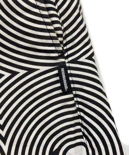 NEIGHBORHOOD（ネイバーフッド）NEIGHBORHOOD (ネイバーフッド) アブストラクトパターン ショートパンツ ブラック サイズ:Mの古着・服飾アイテム