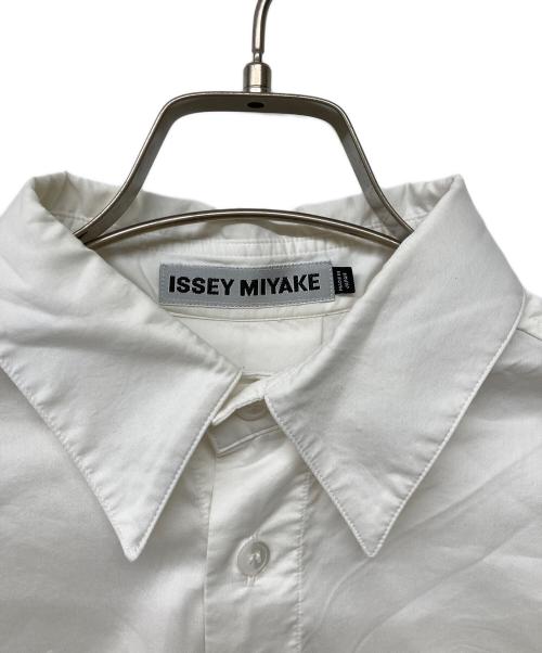 ISSEY MIYAKE（イッセイミヤケ）ISSEY MIYAKE (イッセイミヤケ) デザインシャツ ホワイト サイズ:2の古着・服飾アイテム