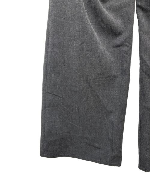 CLANE（クラネ）CLANE (クラネ) MINAMI TANAKA TUCK HERRINGBONE SLACKS チャコールグレー サイズ:SIZE 1の古着・服飾アイテム