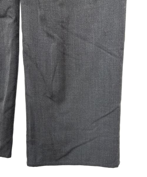 CLANE（クラネ）CLANE (クラネ) MINAMI TANAKA TUCK HERRINGBONE SLACKS チャコールグレー サイズ:SIZE 1の古着・服飾アイテム
