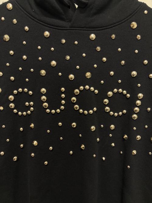 GUCCI（グッチ）GUCCI (グッチ) スタッズロゴ パーカー ブラック サイズ:Sの古着・服飾アイテム
