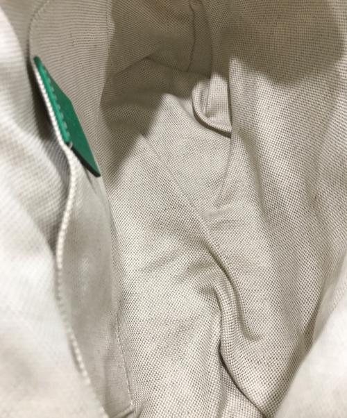 GUCCI（グッチ）GUCCI (グッチ) ラフィア チェーンショルダーバッグ ベージュ・ブラウン・グリーン・レッド・ゴールドの古着・服飾アイテム