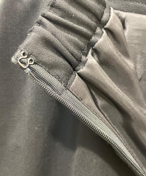 23区（ニジュウサンク）23区 (ニジュウサンク) メリノウールサテン スカート ブラック サイズ:SIZE　36の古着・服飾アイテム