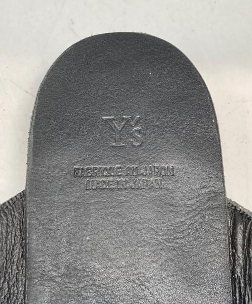 Y's（ワイズ）Y's (ワイズ) SEMI GLOSS TANNED LEATHER FLAT SANDALS/セミ グロス タンド レザー フラット サンダル ブラック サイズ:6の古着・服飾アイテム