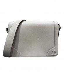 LOUIS VUITTON（ルイ ヴィトン）の古着「タイガ ニューフラップメッセンジャー/ショルダーバッグ」｜ライトグレー