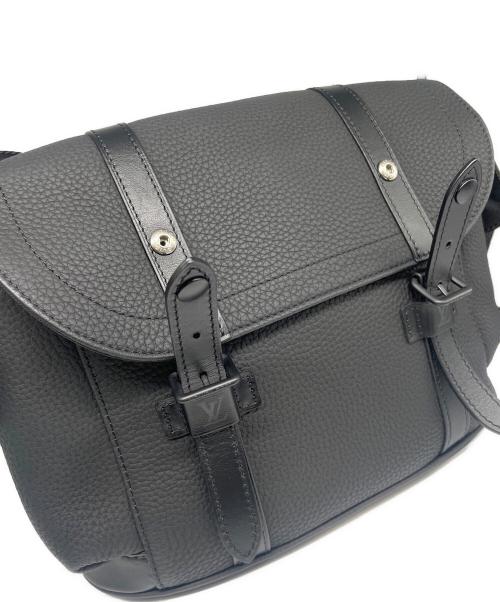 LOUIS VUITTON（ルイ ヴィトン）LOUIS VUITTON (ルイ ヴィトン) クリストファー・メッセンジャー/ショルダーバッグ ブラックの古着・服飾アイテム