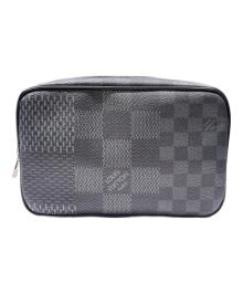 LOUIS VUITTON（ルイ ヴィトン）の古着「トラベルポーチ/ダミエ・グラフィット/トゥルース・トワレ GM」｜ブラック