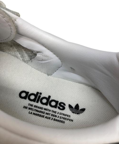 adidas（アディダス）adidas (アディダス) ローカットスニーカー ホワイト サイズ:22.5の古着・服飾アイテム