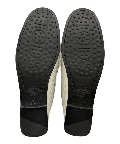 TOD'S（トッズ）TOD'S (トッズ) クロコ型押しリボン ドライビングシューズ ホワイト サイズ:SIZE34 1/2の古着・服飾アイテム