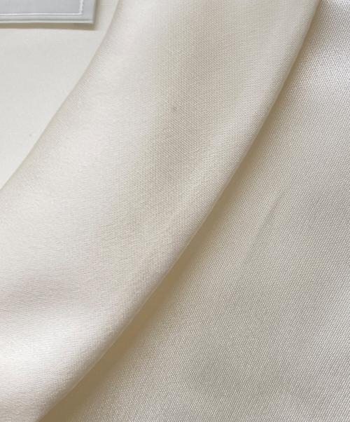 CELFORD（セルフォード）CELFORD (セルフォード) 26SS フロントスカラサテンブラウス アイボリー サイズ:size36の古着・服飾アイテム