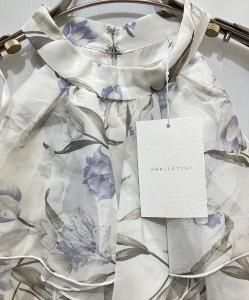 MERCURY DUO（マーキュリーデュオ）MERCURY DUO (マーキュリーデュオ) 花柄アメスリラッフルワンピース アイボリー サイズ:S 未使用品の古着・服飾アイテム
