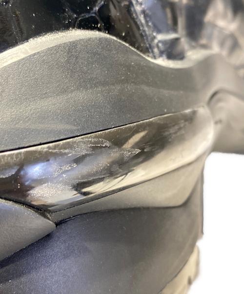 Maison Margiela（メゾンマルジェラ）Maison Margiela (メゾンマルジェラ) REEBOK (リーボック) TABI INSTAPUMP FURY ブラック サイズ:29.5の古着・服飾アイテム