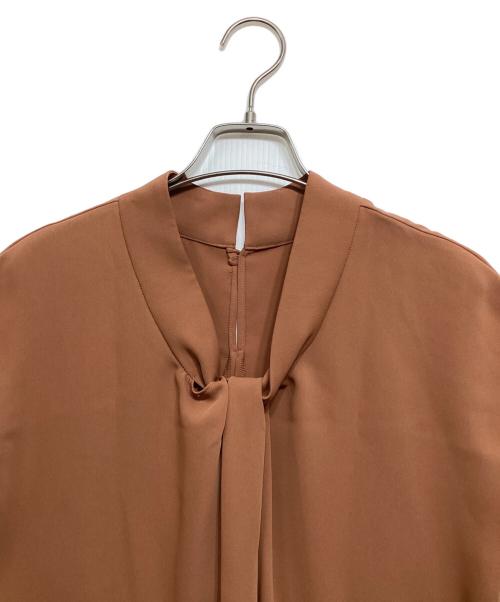 Noble（ノーブル）Noble (ノーブル) ボウタイライクノースリブラウス ブラウン サイズ:F 未使用品の古着・服飾アイテム