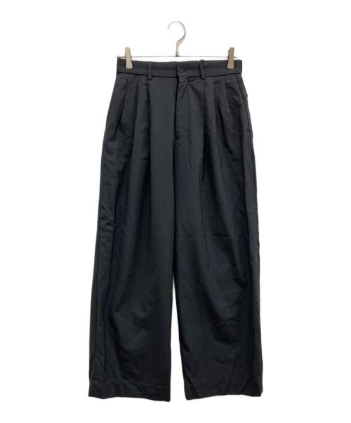 MARKAWARE（マーカウェア）MARKAWARE (マーカウェア) TRIPLE PLEATED WIDE TROUSERS チャコールグレー サイズ:1の古着・服飾アイテム