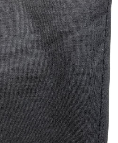 MARKAWARE（マーカウェア）MARKAWARE (マーカウェア) TRIPLE PLEATED WIDE TROUSERS チャコールグレー サイズ:1の古着・服飾アイテム