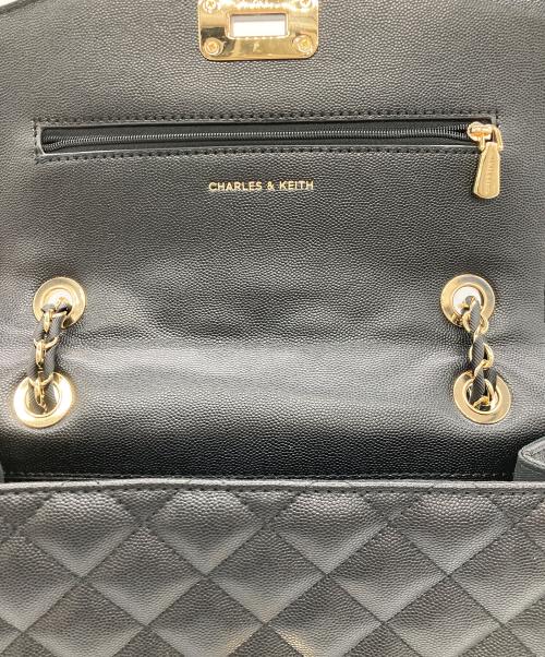 CHARLES & KEITH（チャールズアンドキース）CHARLES & KEITH (チャールズアンドキース) Cressida クレシダ キルトチェーンストラップバッグ ブラックの古着・服飾アイテム