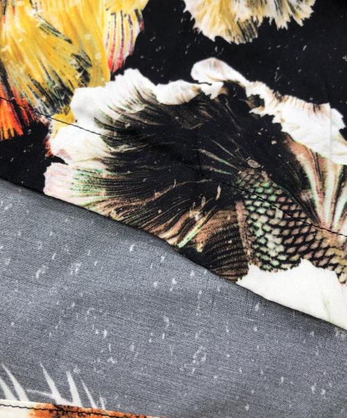 TIGHTBOOTH PRODUCTION（タイトブースプロダクション）TIGHTBOOTH PRODUCTION (タイトブースプロダクション) FISH CAMO ALOHA ブラック サイズ:SIZE Lの古着・服飾アイテム