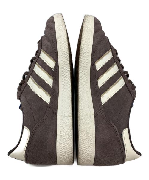 adidas（アディダス）adidas (アディダス) ローカットスニーカー ブラウン サイズ:23.5cmの古着・服飾アイテム