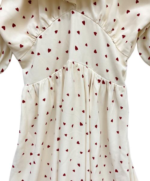 MISTREASS（ミストレアス）MISTREASS (ミストレアス) Heart Pattern Off Shoulder Frill Dress アイボリー サイズ:Fの古着・服飾アイテム
