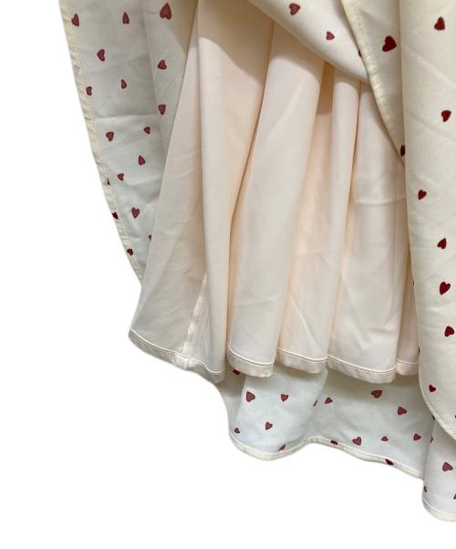 MISTREASS（ミストレアス）MISTREASS (ミストレアス) Heart Pattern Off Shoulder Frill Dress アイボリー サイズ:Fの古着・服飾アイテム