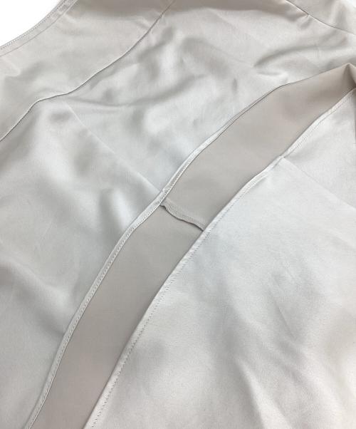 ADORE（アドーア）ADORE (アドーア) イージーサテンマーメイドスカート ベージュ サイズ:SIZE 38の古着・服飾アイテム