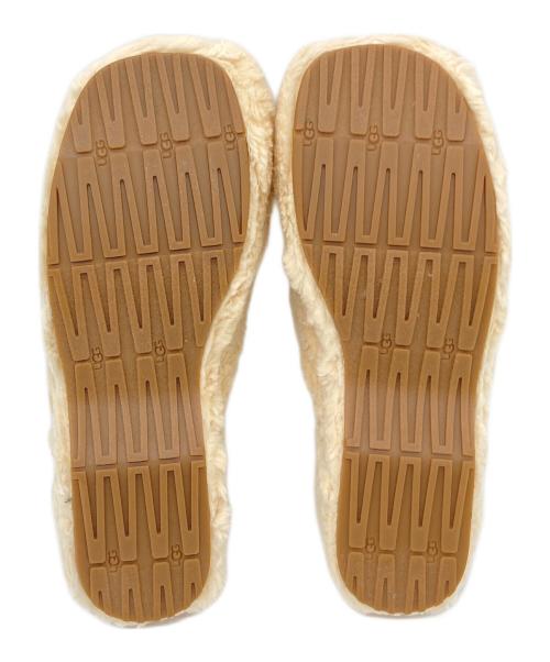 UGG（アグ）UGG (アグ) Fuzz Sugar Clog  ソフトボアサンダル　 アイボリー サイズ:US7 DK5の古着・服飾アイテム
