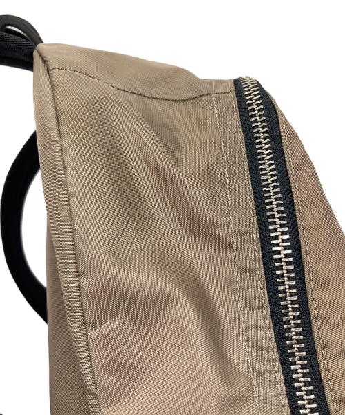 MARC JACOBS（マークジェイコブス）MARC JACOBS (マークジェイコブス) THE BACKPACK MARC JACOBS ベージュ サイズ:実寸参照の古着・服飾アイテム