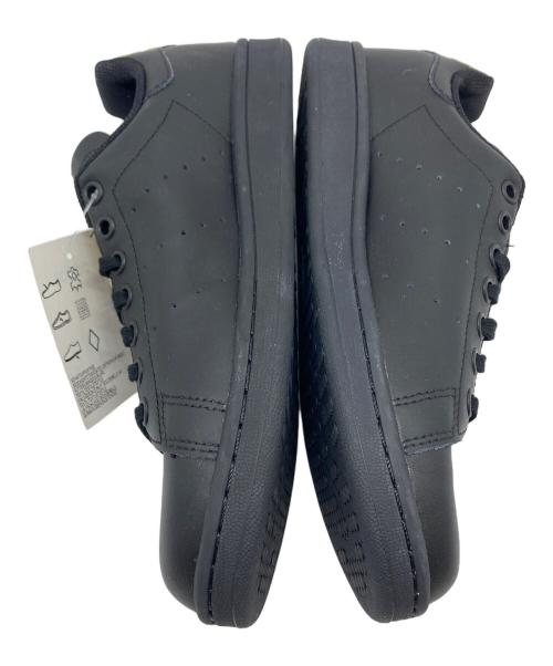 adidas（アディダス）adidas (アディダス) ローカットスニーカー　STANSMITH ブラック サイズ:US6 未使用品の古着・服飾アイテム