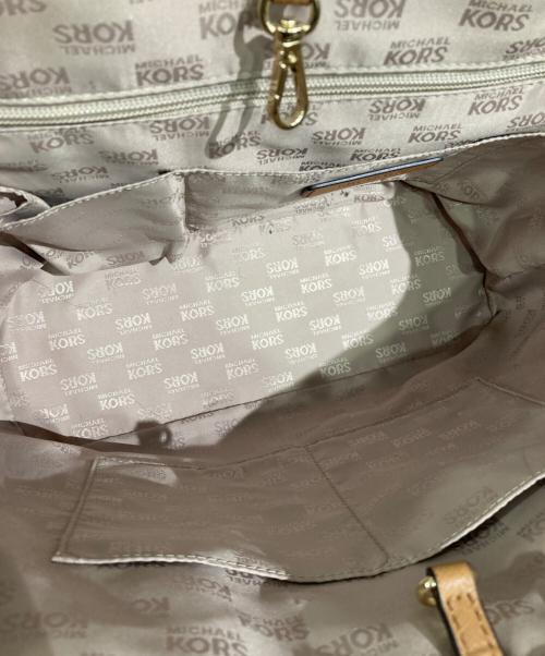 MICHAEL KORS（マイケルコース）MICHAEL KORS (マイケルコース) トートバッグ ホワイトの古着・服飾アイテム