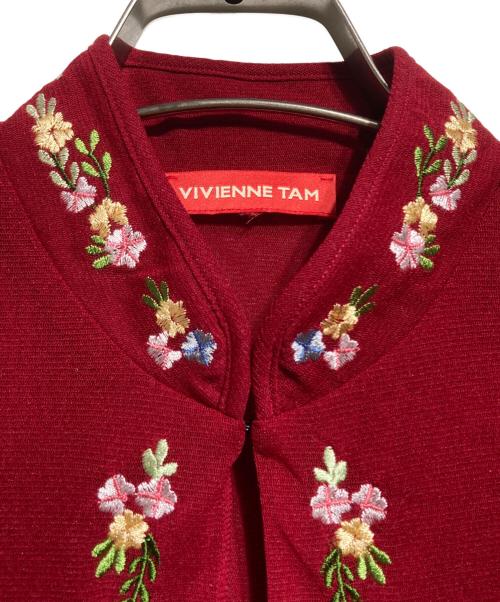 VIVIENNE TAM（ヴィヴィアンタム）VIVIENNE TAM (ヴィヴィアンタム) Multi flower embroidery on stretch net ブラウス レッド サイズ:40の古着・服飾アイテム