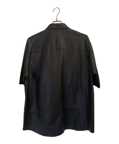 AURALEE（オーラリー）AURALEE (オーラリー) LAMB LEATHER HALF SLEEVED SHIRTS ブラック サイズ:3の古着・服飾アイテム