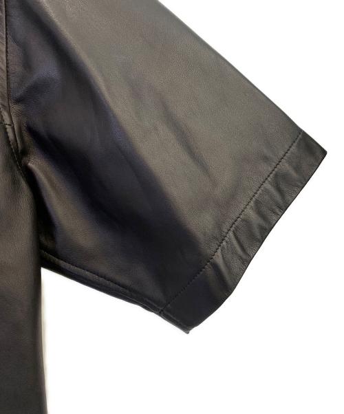 AURALEE（オーラリー）AURALEE (オーラリー) LAMB LEATHER HALF SLEEVED SHIRTS ブラック サイズ:3の古着・服飾アイテム