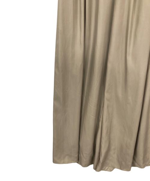 STRASBURGO（ストラスブルゴ）STRASBURGO (ストラスブルゴ) サテン タックワイドパンツ ベージュ サイズ:36の古着・服飾アイテム