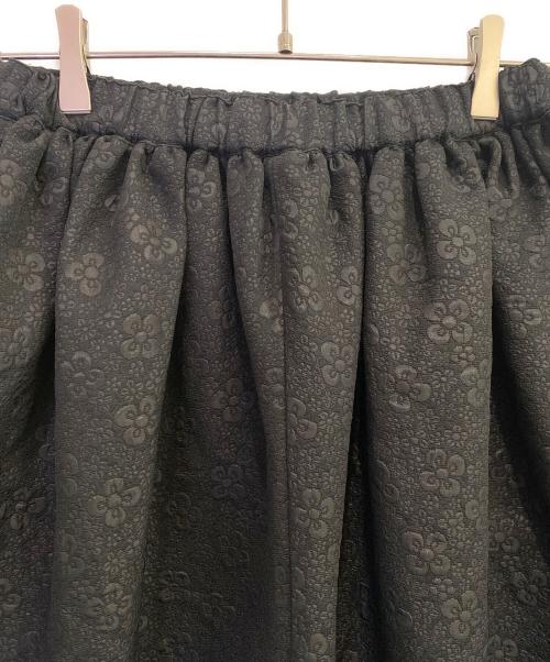 BLACK COMME des GARCONS（ブラックコムデギャルソン）BLACK COMME des GARCONS (ブラックコムデギャルソン) フラワージャガードイージーハーフパンツ ブラック サイズ:Sの古着・服飾アイテム